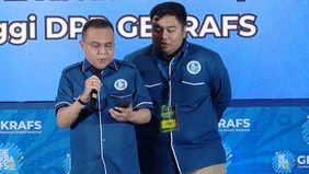 Wakil Ketua DPR RI sekaligus Ketua Majelis Tinggi DPP Gerakan Ekonomi Kreatif Nasional (GEKRAFS) Sufmi Dasco Ahmad menyampaikan ucapan duka yang mendalam atas berpulangnya Vidi Aldiano.
