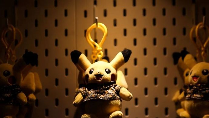 Boneka Pokemon yang dijual di Pokemon Playlab