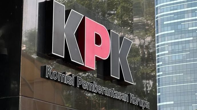 Logo Komisi Pemberantasan Korupsi di Gedung Merah Putih KPK, Jakarta
