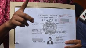 Majelis Komisioner Komisi Informasi Pusat mengabulkan permohonan sengketa informasi yang diajukan pengamat kebijakan publik Bonatua Silalahi terkait ijazah Presiden ke-7 Republik Indonesia Joko Widodo. Dalam putusannya, majelis memerintahkan Komisi P