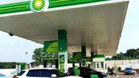 Perusahaan minyak dan gas bp Indonesia turut melakukan penyesuaian harga bahan bakar minyak (BBM) yang mulai berlaku pada 1 Februari 2026, seiring dengan langkah serupa yang diambil oleh Pertamina dan Shell.