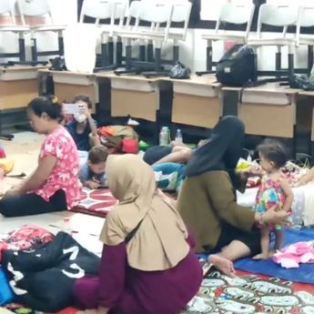 Ratusan Warga Kebon Pala Mengungsi Akibat Banjir Hingga 2 Meter