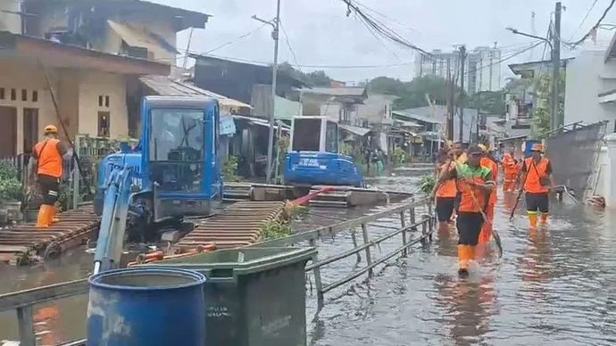 Banjir merendam permukiman warga di Jalan Rawa Indah, RT 06/ RW 03, Pegangsaan Dua, Kelapa Gading, Jakarta Utara, Kamis (29/1/2026)