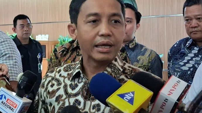 Menteri Kehutanan (Menhut) Raja Juli Antoni dalam konferensi pers terkait pencatutan namanya dalam OTT KPK Bupati Kuantan Singingi di Kantor Kemenhut, Jakarta