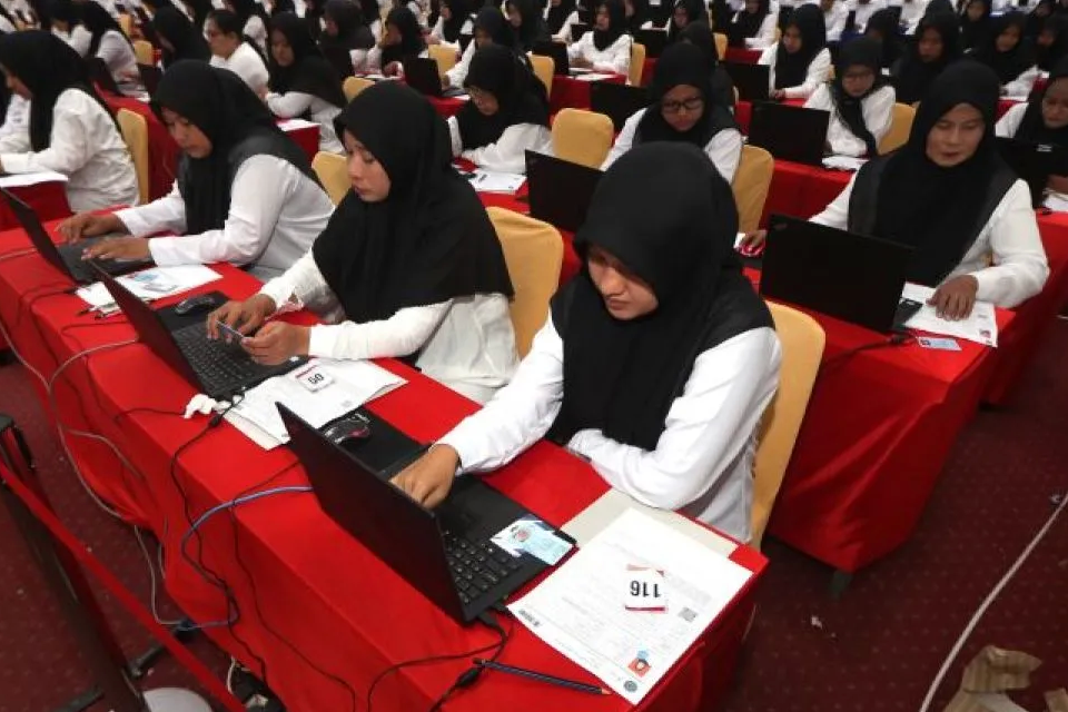 Peserta calon Pegawai Pemerintah dengan Perjanjian Kerja (PPPK) dari formasi teknis mengikti ujian seleksi di Banda Aceh, Aceh, Selasa (17/12/2024). <b>(Antara)</b>