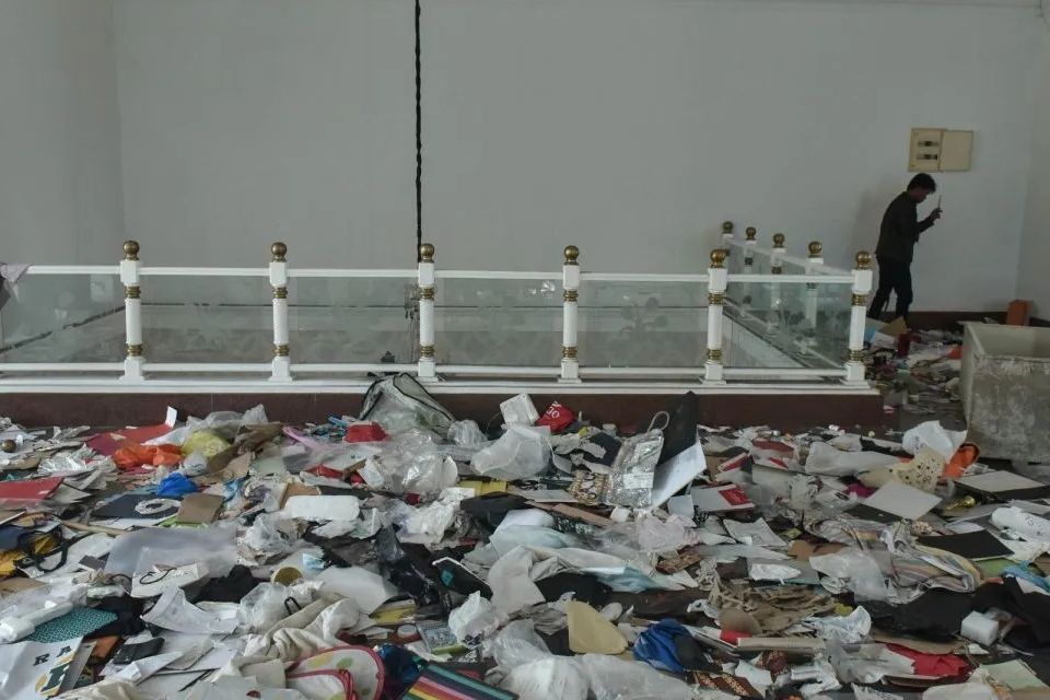 Kondisi rumah Anggota DPR Surya Utama atau Uya Kuya yang berantakan  Pondok Bambu, Jakarta Timur/Antara