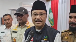 Gus Ipul Serahkan Bantuan Rp100,9 Miliar bagi Penyintas Bencana di Aceh Timur