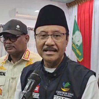 Gus Ipul Serahkan Bantuan Rp100,9 Miliar bagi Penyintas Bencana di Aceh Timur