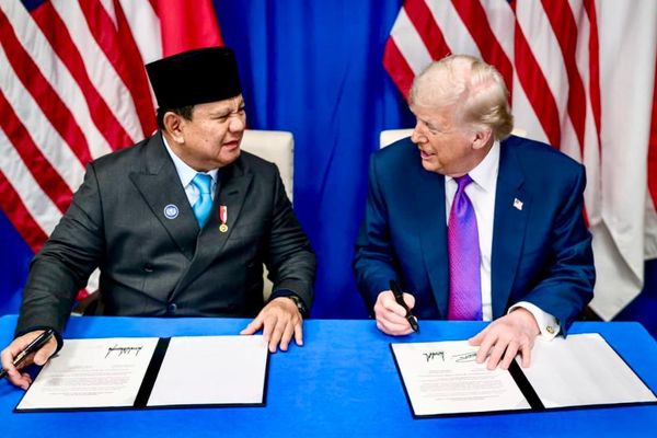 Presiden Prabowo Subianto dan Presiden Amerika Serikat (AS) Donald Trump resmi menandatangani kesepakatan dagang terkait tarif resiprokal atau Agreements on Reciprocal Trade (ART).
