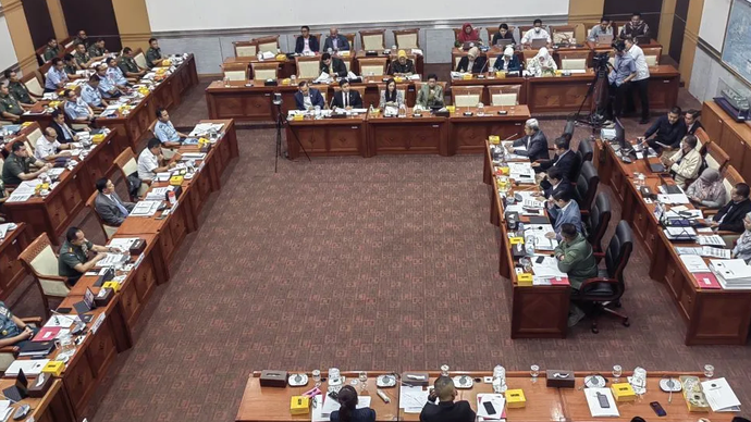 Rapat kerja Komisi I DPR bersama Menteri Pertahanan RI, Panglima TNI dan pimpinan tiga matra TNI lainnya di Kompleks Parlemen, Senayan, Jakarta, Senin (25/11/2024).