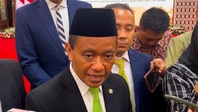 Menteri Energi dan Sumber Daya Mineral (ESDM) Bahlil Lahadalia memastikan kualitas bahan bakar minyak (BBM) BBM RON 90 atau Pertalite dan 92 atau Pertamax yang dijual sesuai spesifikasi yang ditentukan.
