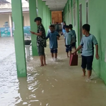 Hujan Lebat Selama 3 Jam, Pemukiman di Lebak, Banten Banjir