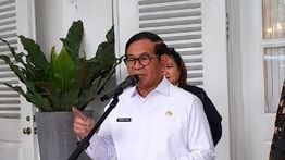 Pramono Anung Tanggapi Temuan Mikroplastik dalam Air Hujan Jakarta