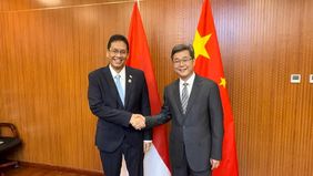 Menteri Keuangan (Menkeu) melakukan kunjungan kerja ke Tiongkok, salah satunya melakukan pertemuan bilateral dengan Menkeu Republik Rakyat Tiongkok (RRT), Lan Fo&rsquo;an, di Kantor Kementerian Keuangan Tiongkok, Beijing, pada Rabu 17 Juni 2026.
