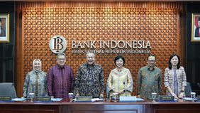 Bank Indonesia (BI) menurunkan suku bunga acuan BI-Rate sebesar 25 basis poin (bps) menjadi 6 persen. Penurunan BI Rate ini hasil Rapat Dewan Gubernur (RDG) Bank Indonesia pada 17-18 September 2024.
