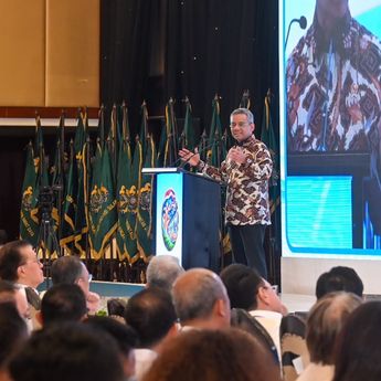 Kejar Investasi Tumbuh 7%, Menkeu Rangkul Danantara dan Pengusaha