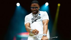 Rapper asal Amerika Serikat Nelly ditangkap di daerah St. Louis Rabu pagi, 7 Agustus 2024 waktu setempat atas tuduhan kepemilikan narkoba.