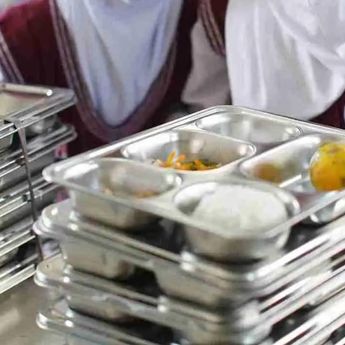 Diduga Gegara Ikan Hiu Goreng, 25 Orang Keracunan MBG di Ketapang Kalbar