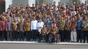 Presiden Jokowi dan Ibu Negara Iriana Jokowi menggelar acara perpisahan dengan pegawai, petugas kebersihan, paspampres hingga jurnalis yang bekerja di lingkungan Istana Negera.