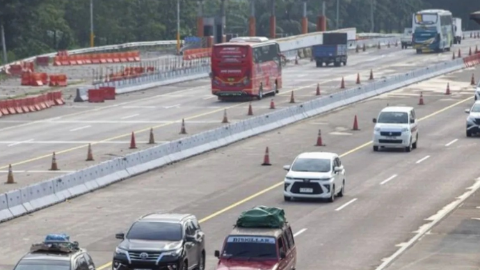 Arus lalu lintas di jalan Tol Cipali. (ANTARA/Dedi Suwidiantoro)