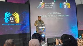 Perkembangan teknologi kecerdasan buatan (Artificial Intelligence/AI) membawa dampak besar bagi industri media di Indonesia. Meski membuka peluang inovasi dan efisiensi, AI juga dinilai menjadi ancaman serius terhadap keberlangsungan media digital.