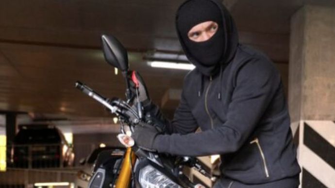 Ilustrasi maling motor