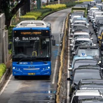 Transjakarta Rekayasa Pola Operasi Koridor 13 Imbas JPO Tendean Tertabrak Truk