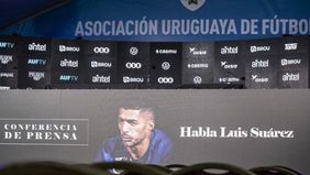 Luis Suarez pernah memperkuat timnas Uruguay menghadapi Timnas Indonesia tahun 2010 lalu. 