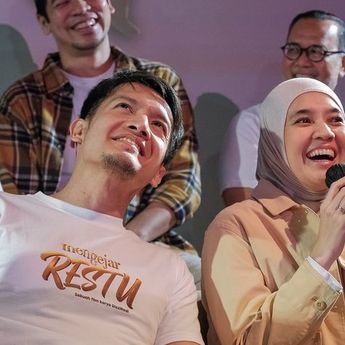 4 Potret Mesra Dimas Seto Bareng Dhini Aminarti, Nomor 3 Bikin Baper