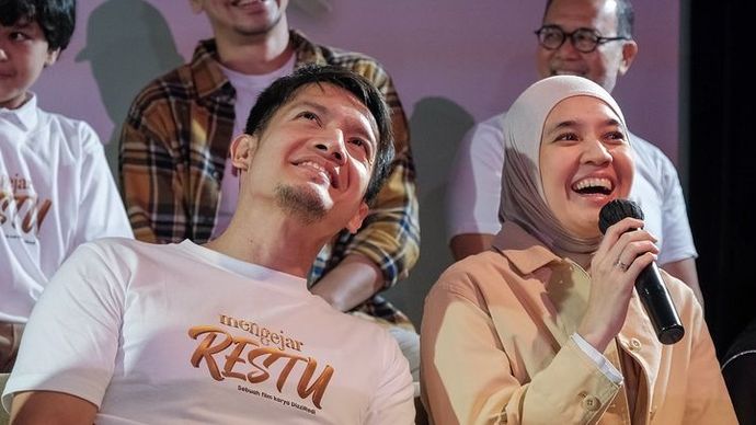 Dimas Seto Bareng Dhini Aminarti