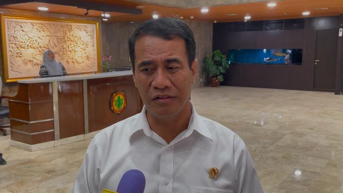 Menteri Pertanian (Mentan) Andi Amran Sulaiman menyampaikan telah menyalurkan 3.600 alat dan mesin pertanian (Alsintan) kepada para petani milenial.