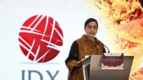 Menteri Keuangan (Menkeu) Sri Mulyani Indrawati menyampaikan pesan Presiden Prabowo Subianto saat membuka perdagangan saham Bursa Efek Indonesia (BEI) di 2025.