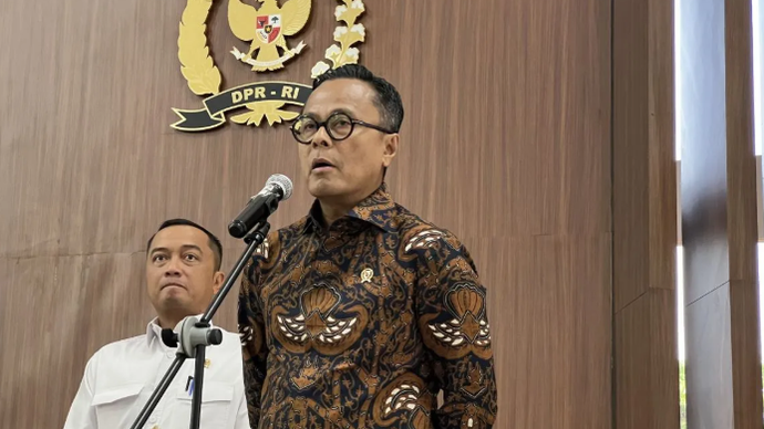 Kepala Badan Pengaturan Badan Usaha Milik Negara (BP BUMN) sekaligus Chief Operating Officer (COO) Danantara Dony Oskaria dalam Konferensi Pers di Kompleks Parlemen Senayan, Jakarta, Senin (8/6/2026). (ANTARA/Putu Indah Savitri)