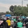 Banjir di Simpang Puri Kembangan Picu Macet Parah, Kendaraan Terjebak di Kolong Tol