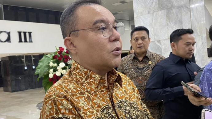 Wakil Ketua DPR RI Sufmi Dasco Ahmad menjawab pertanyaan wartawan di Gedung DPR, Jakarta, Selasa (9/6/2026). ANTARA/Fath Putra Mulya
