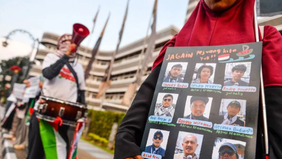 Koalisi aktivis pro-Palestina Global Sumud Flotilla mengonfirmasi seluruh kapal dalam konvoi pelayaran bantuan kemanusiaan menuju Jalur Gaza telah dicegat oleh pasukan Zionis Israel.
