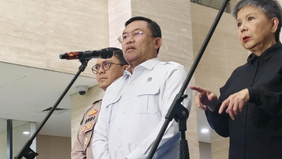 Wakil Kepala Badan Gizi Nasional (BGN) Irjen Pol. (Purn) Sony Sonjaya membantah kabar yang menyebut dirinya terkena operasi tangkap tangan (OTT) oleh aparat penegak hukum. Bantahan itu disampaikan langsung saat dirinya berada di Gedung Bareskrim Polr