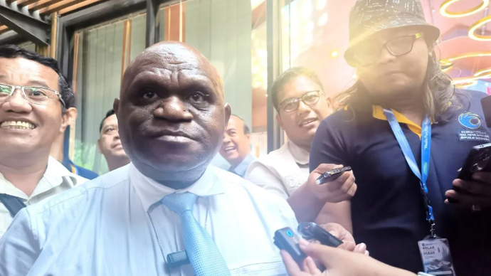 Menteri Hak Asasi Manusia Natalius Pigai dalam doorstop media di Bandung, Jawa Barat, Rabu (20/5/2026). (ANTARA/Devi Nindy) 