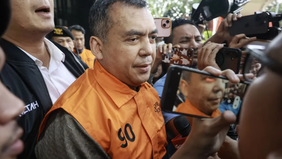 Komisi Pemberantasan Korupsi (KPK) resmi menahan Wakil Menteri Imigrasi dan Pemasyarakatan (Imipas) Silmy Karim bersama tujuh aparatur sipil negara (ASN) yang saat ini maupun sebelumnya bertugas di lingkungan Kementerian Imipas terkait dugaan tindak 