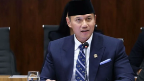 Menteri Koordinator Bidang Infrastruktur dan Pembangunan Kewilayahan (Menko IPK) Agus Harimurti Yudhoyono (AHY) mengatakan pemerintah terus memantau dan mengawal perkembangan proyek Tanggul Laut Raksasa atau Giant Sea Wall yang dirancang untuk melind