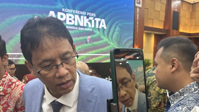Menteri Keuangan Purbaya Yudhi Sadewa menjawab pertanyaan wartawan dalam wawancara cegat usai konferensi pers APBN KiTa Edisi Mei 2026 di kantor Kementerian Keuangan, Jakarta, Selasa (19/5/2026). (ANTARA/Imamatul Silfia)