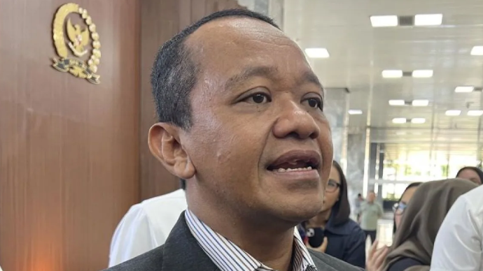 Menteri Energi dan Sumber Daya Mineral (ESDM) Bahlil Lahadalia memberi keterangan ketika dijumpai setelah memberi Konferensi Pers di Kompleks Parlemen Senayan, Jakarta, Senin (8/6/2026). ANTARA/Putu Indah Savitri/aa.