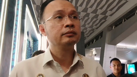 Direktorat Jenderal Imigrasi Kementerian Imigrasi dan Pemasyarakatan menyerahkan sepenuhnya proses hukum yang menjerat Kepala Kantor Imigrasi Kelas I Non-TPI Jakarta Barat, Ronald Arman Abdullah, kepada Komisi Pemberantasan Korupsi (KPK).
