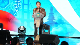 Kementerian Dalam Negeri (Kemendagri) memberikan penghargaan kepada sejumlah pemerintah daerah (Pemda) berprestasi di wilayah Jawa-Bali sebagai upaya mendorong peningkatan kinerja pemerintahan daerah melalui sistem apresiasi yang mengedepankan kompet