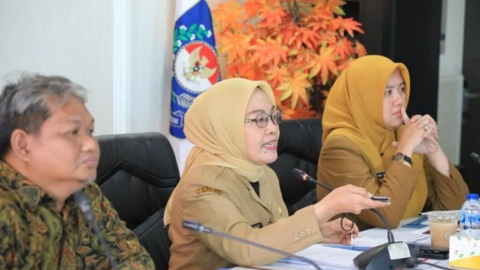 Sekretaris Direktorat Jenderal Bina Administrasi Kewilayahan (Sesditjen Bina Adwil) Kementerian Dalam Negeri Sri Purwaningsih (tengah). (ANTARA/HO-Kemendagri)