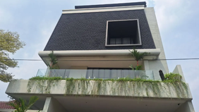 Suku Dinas Penanggulangan Kebakaran dan Penyelamatan Jakarta Selatan (Gulkarmat Jaksel) mengungkap kronologi kebakaran yang terjadi di rumah Anggota IV Badan Pemeriksa Keuangan (BPK) Republik Indonesia, Haerul Saleh, di kawasan Jalan TB Simatupang.