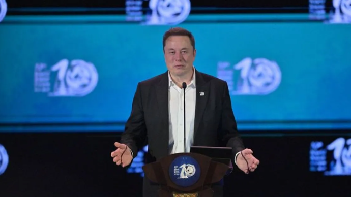 Arsip Foto - CEO Tesla Inc. dan SpaceX Elon Musk menyampaikan pidato dalam pembukaan World Water Forum ke-10 2024 di Bali International Convention Center, Nusa Dua, Badung, Bali, Senin (20/5/2024). ANTARA FOTO/Media Center Wolrd Water Forum 2024/Aprillio Akbar/nym/am.