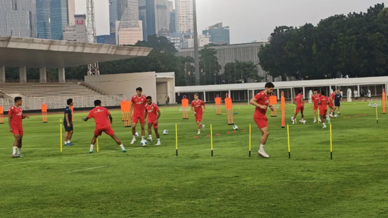 Jelang Hadapi Mozambik, Justin Hubner Jalani Pemulihan Cedera saat Timnas Indonesia Berlatih
