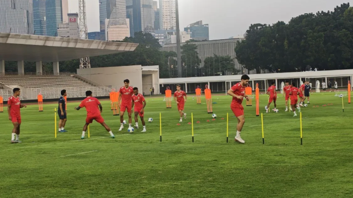 Pemain timnas Indonesia menjalani sesi latihan untuk menghadapi Mozambik di Stadion Madya, Zenayan, Jakarta, Minggu (7/6/2026). (ANTARA/Aloysius Lewokeda)