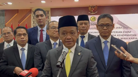 Menteri Energi dan Sumber Daya Mineral (ESDM) Bahlil Lahadalia menegaskan pemerintah tetap akan memberikan subsidi dalam rencana penerapan Compressed Natural Gas (CNG) sebagai pengganti Liquefied Petroleum Gas (LPG) 3 kg.